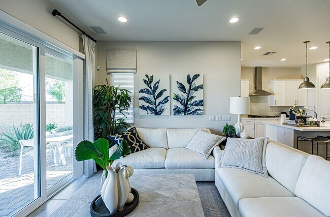 Building Photo - One Story Model Home