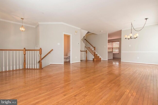 Building Photo - 117 Longpoint Way