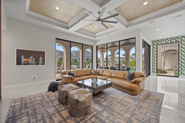 Building Photo - 7474 NE Bay Cove Ct