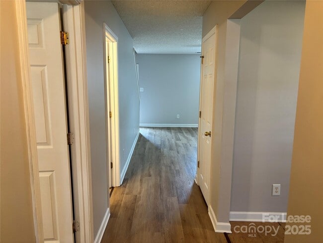 Building Photo - 2032 Beckwith Ln