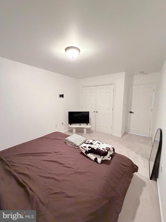 Building Photo - 13908 Greenfield Ave