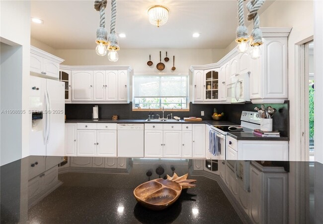 Building Photo - 501 SW 19th Rd