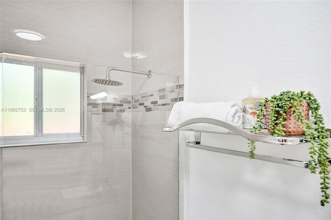 Building Photo - 60 NE 26th St