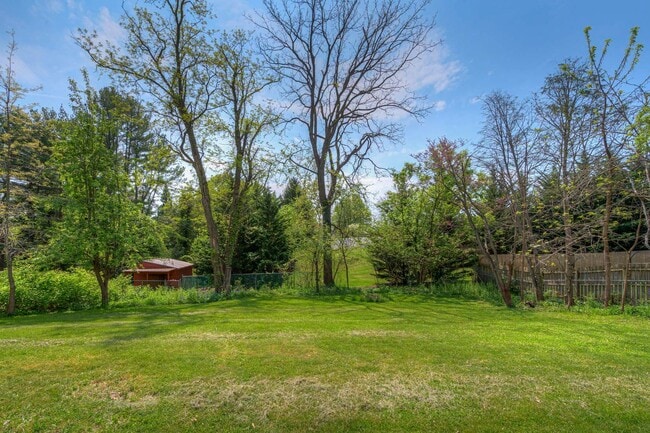 Building Photo - 507 Stonegate Dr