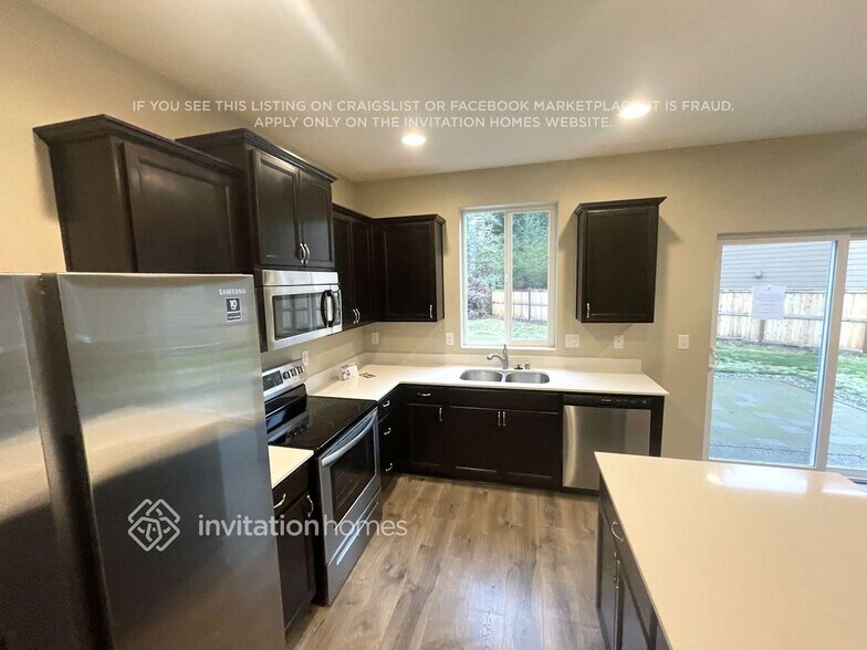 Building Photo - 7154 Desperado Dr SE