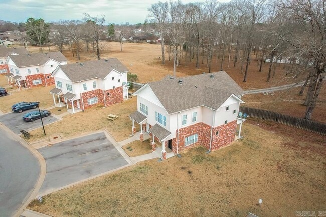 Building Photo - 1216 Sadie Dr