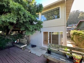 Building Photo - 2 Bedroom/1 Bath Coastal In-Law Unit - ALL...