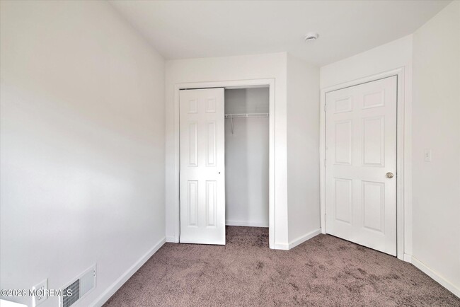 Building Photo - 6 Esplanade Way