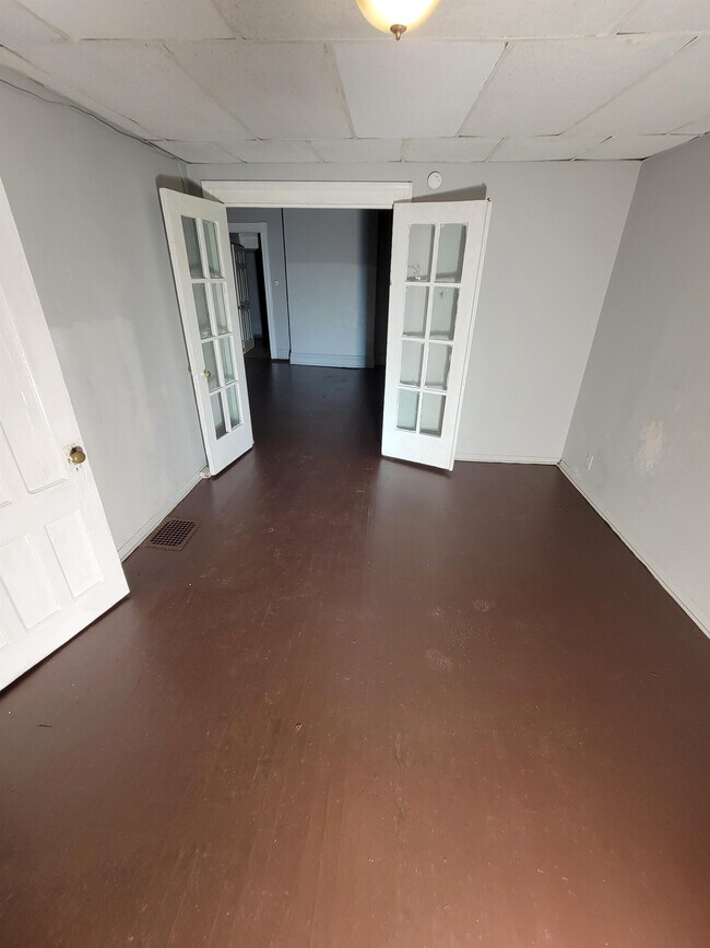 Building Photo - 31 Harris St