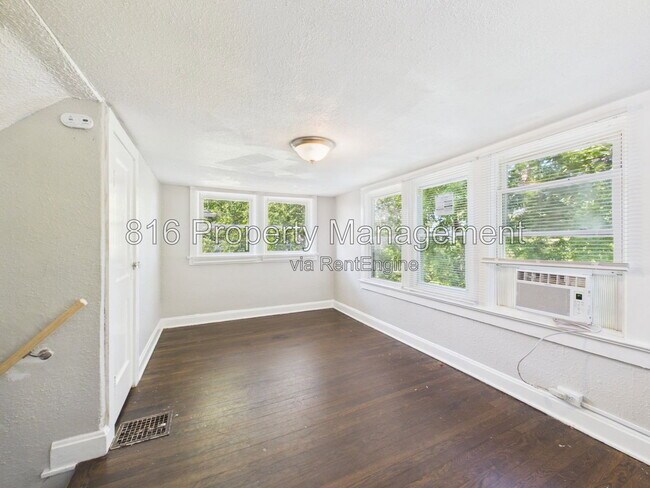 Building Photo - 5127 Olive St