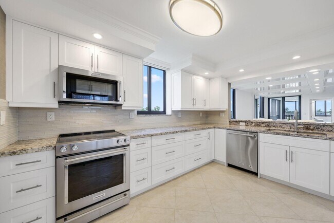 Building Photo - 3420 S Ocean Blvd