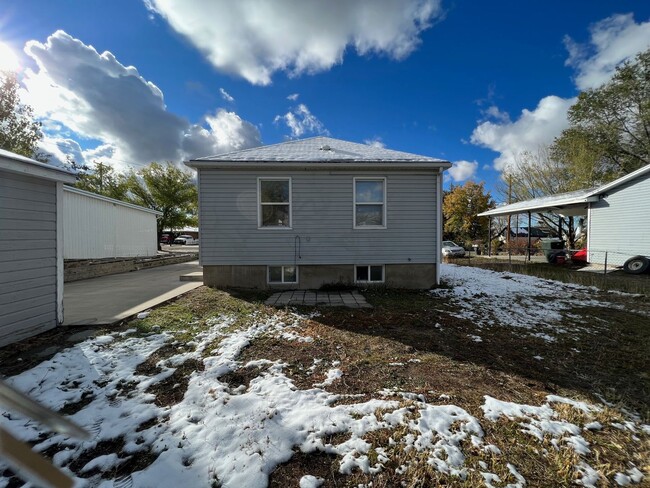 Building Photo - 3 Bedroom Home in Tooele