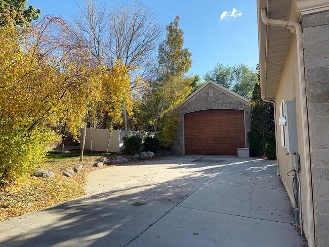 Building Photo - 1724 Ellerbeck Ln