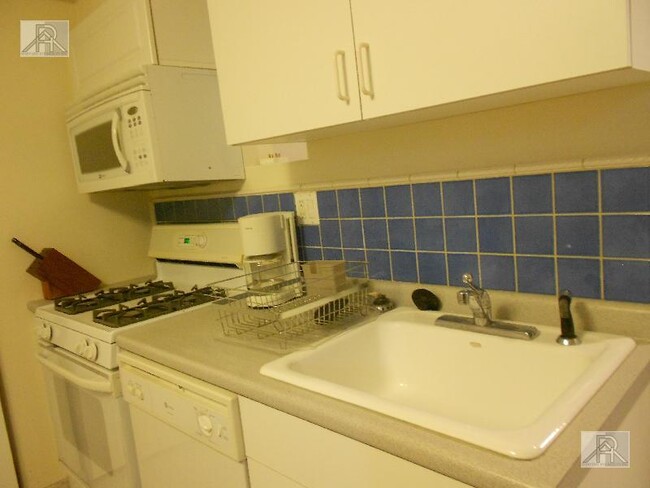 Building Photo - 2 bedroom in Brighton MA 02135