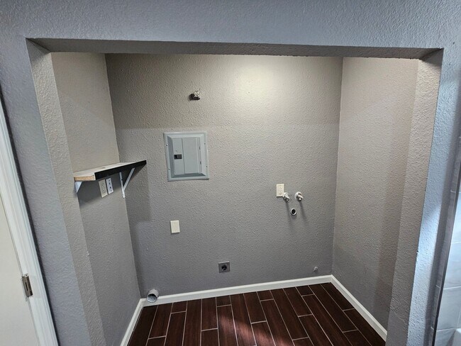 Building Photo - 2538 Antoine Ct