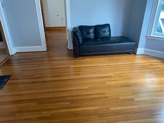 Building Photo - 71 Milton Ave