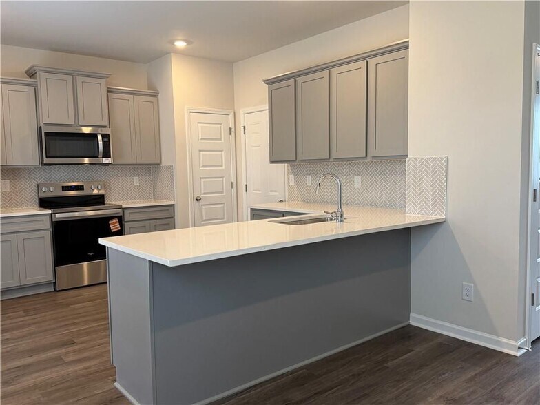 Building Photo - 79 Holland Cv