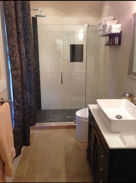 Building Photo - 462 Greenwood Ave NE