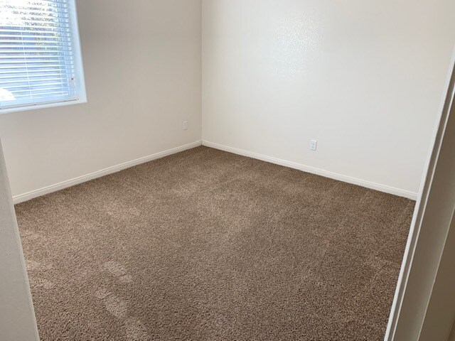 Building Photo - 3223 Park Meadows Dr