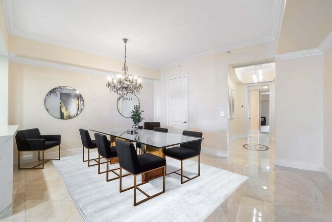 Building Photo - 201 S Narcissus Ave