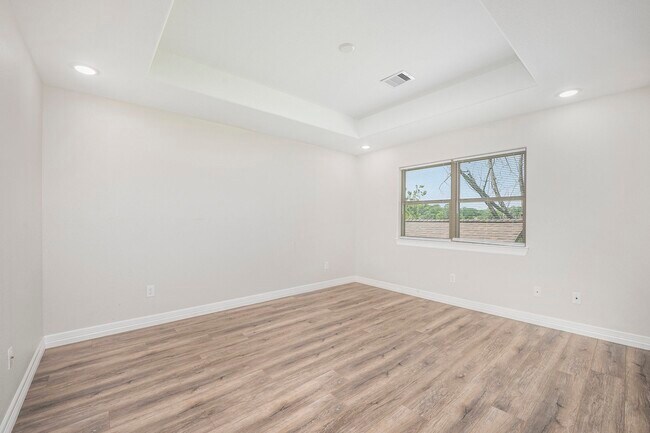 Building Photo - 7711 Antoine Dr