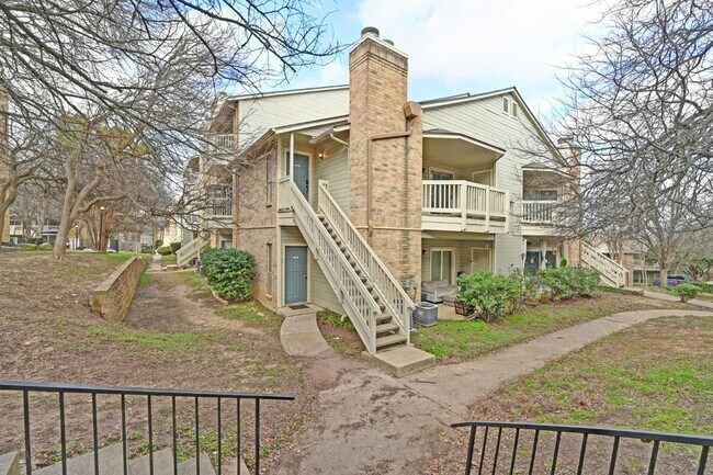 Building Photo - 2450 Wickersham Ln