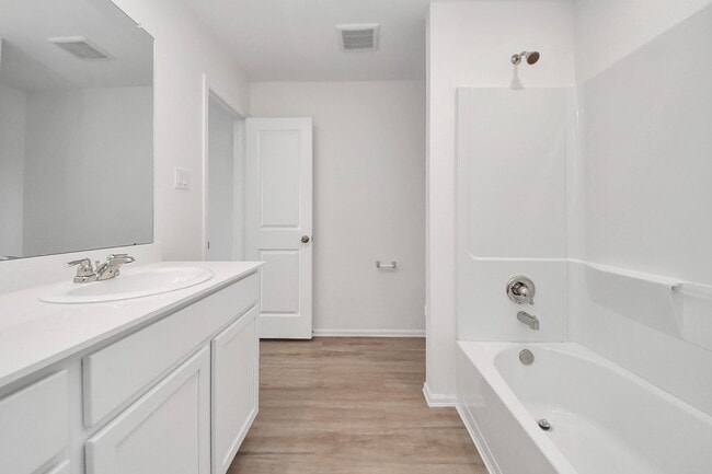 Building Photo - 9010 Estes Lks Dr