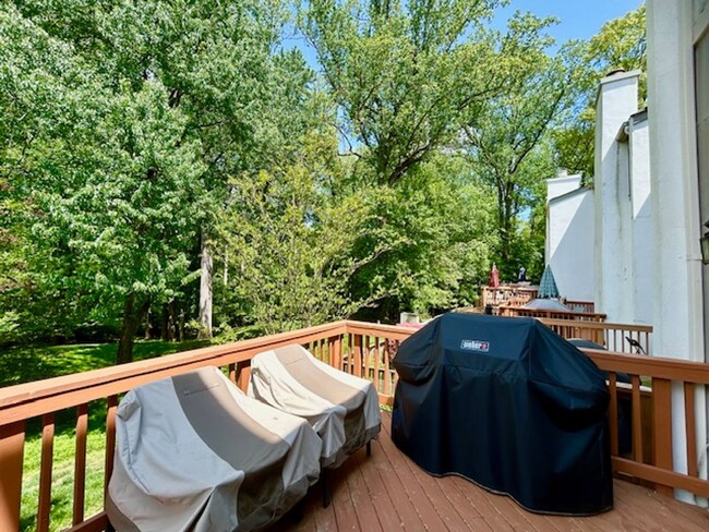 Building Photo - Welcome to this Lovely Home in Reston, VA!