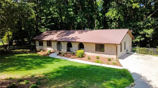 Building Photo - 1191 Arrowhead Rd
