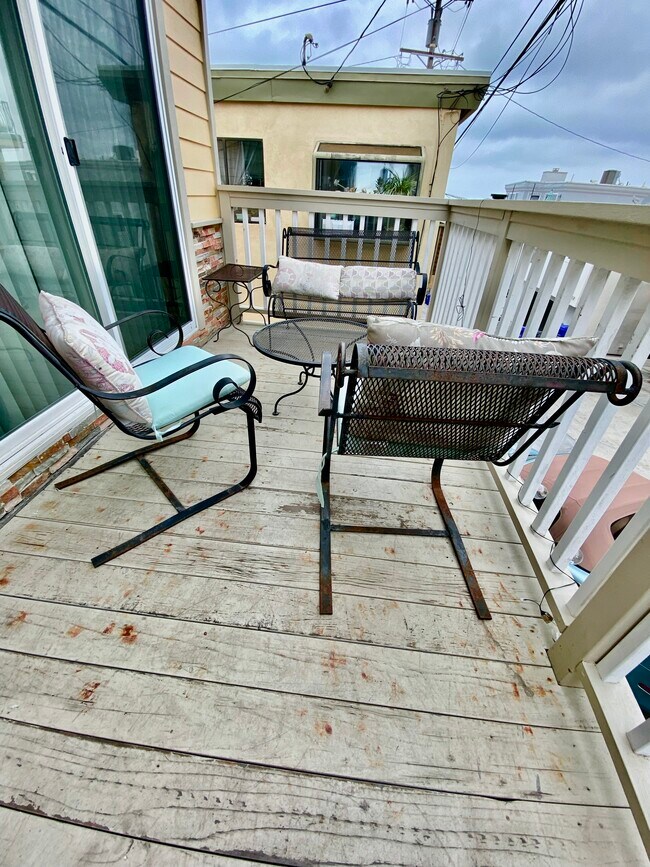 Building Photo - 224 Seaview St