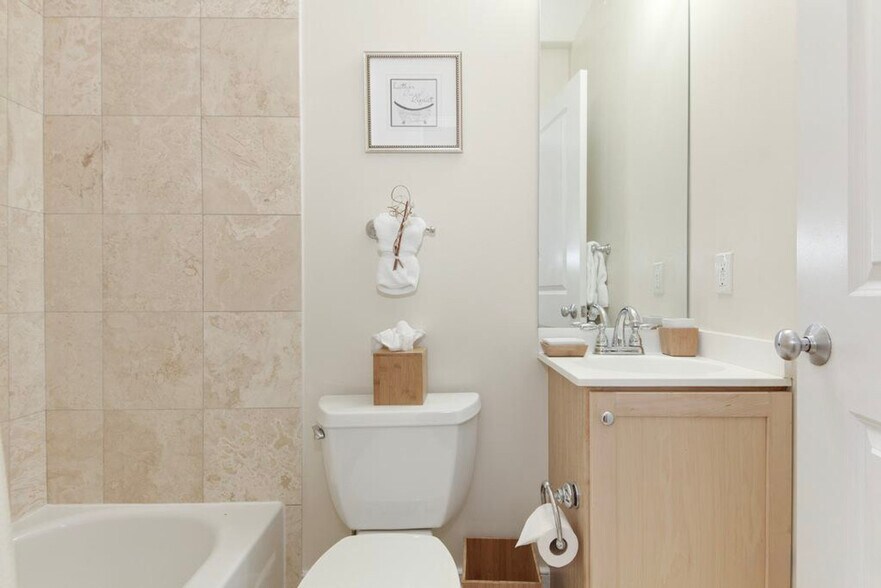 Building Photo - 1220 13th St NW