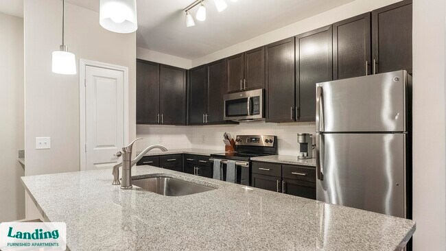 Building Photo - 915 Brentmoor Dr