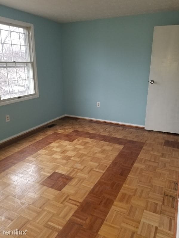 Building Photo - 3 br, 2 bath Townhome - 1445 Farmcrest Way