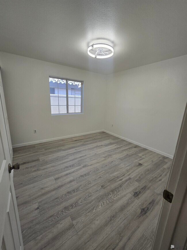 Building Photo - 417 San Juan Ln
