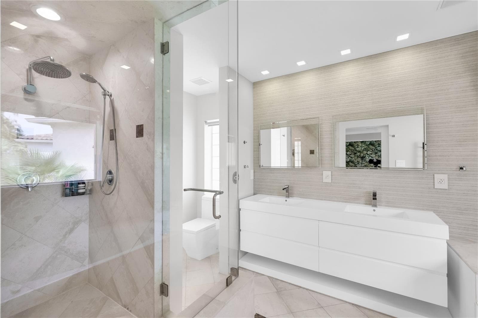 Building Photo - 3015 NE 208th St