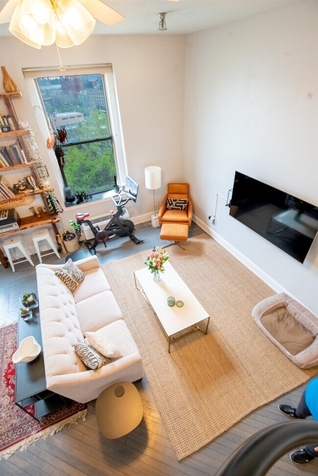 Building Photo - 154 Ogden Ave.