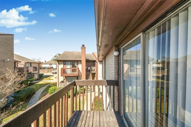 Building Photo - 12905 Woodforest Blvd