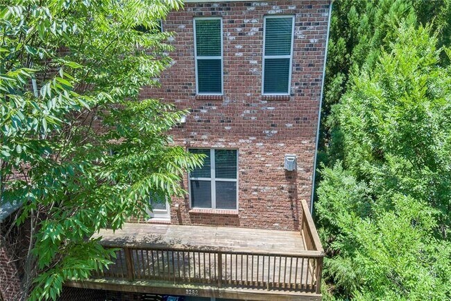 Building Photo - 3282 Ferncliff Ln