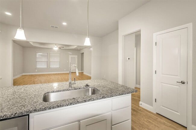 Building Photo - 3032 Lionsgate Dr