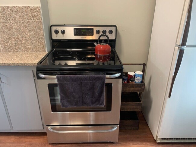 Building Photo - 300 Peachtree Rd NE