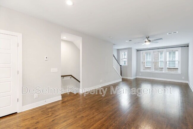 Building Photo - 214 Porter Village Cir