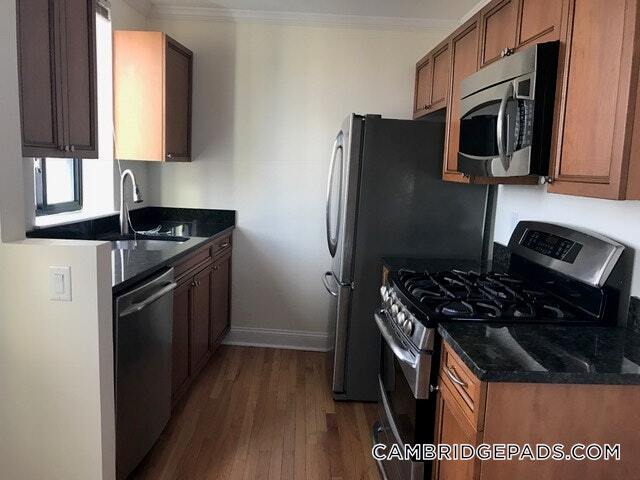 Building Photo - 60 Brattle St