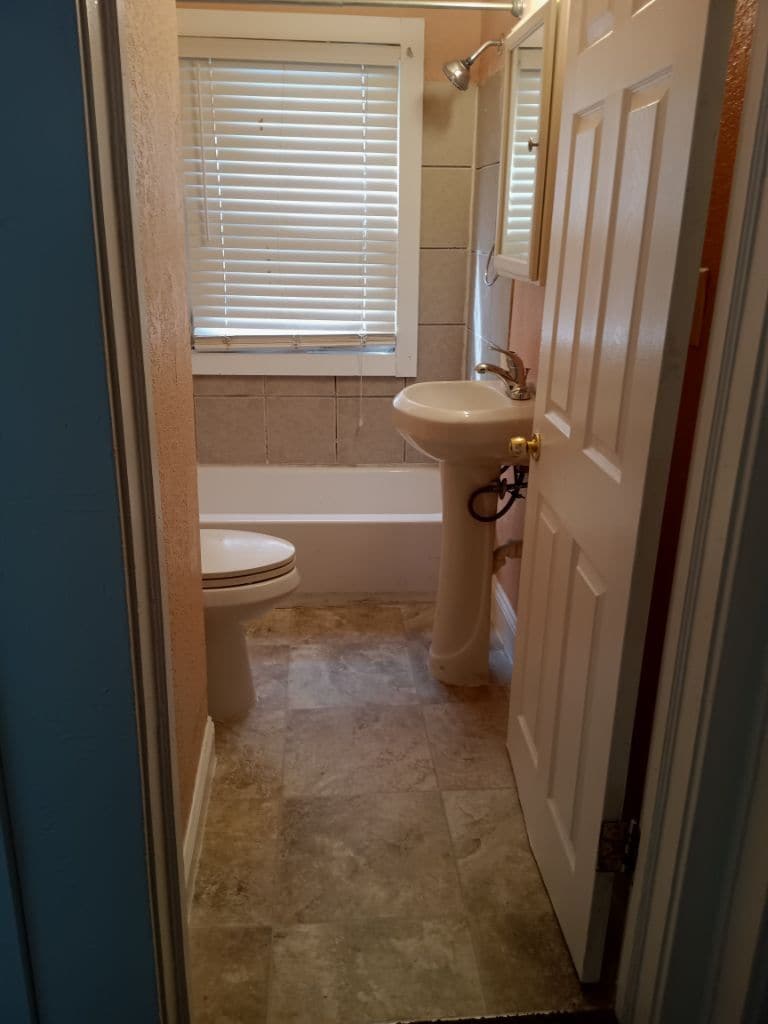 Building Photo - 3312 Monroe Ave