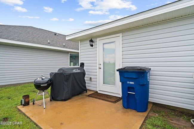 Building Photo - 4873 Shurer Ln