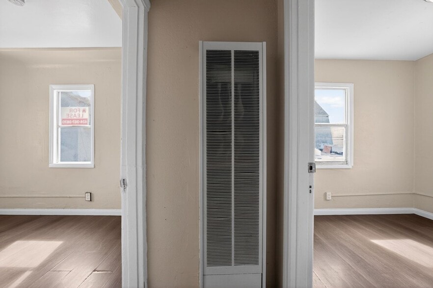 Building Photo - 1157 E 21st St