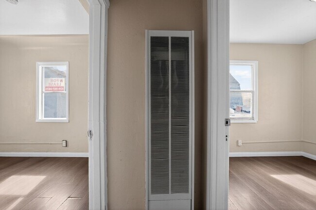 Building Photo - Charming 3BR Duplex in Los Angeles