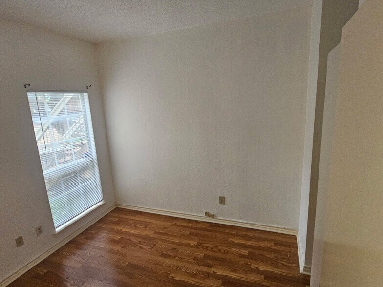 Building Photo - 3609 W Northgate Dr