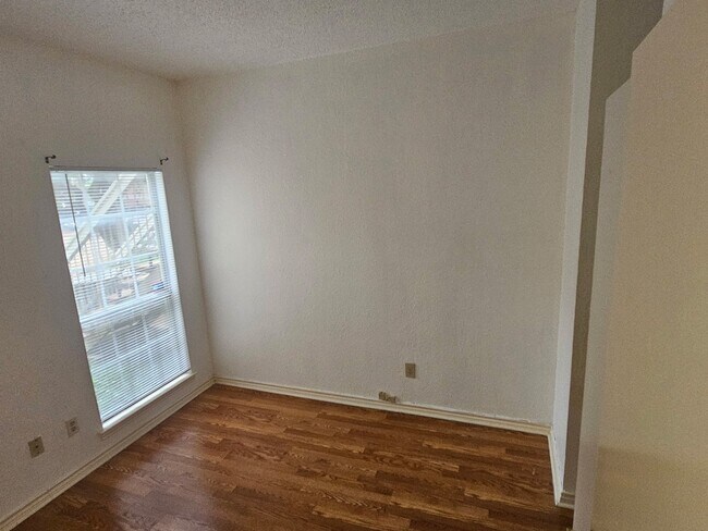 Building Photo - 3609 W Northgate Dr