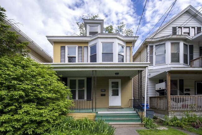 Building Photo - 115 N Allen St