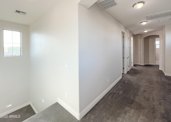 Building Photo - 2902 E Ebony Dr